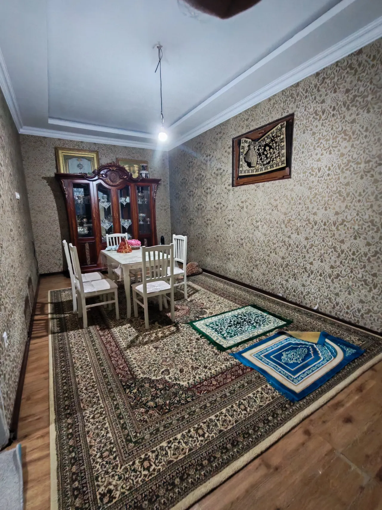 Сотилади 3 хонали квартира, 100 м², 1/1 қават — Янгиҳаёт тумани