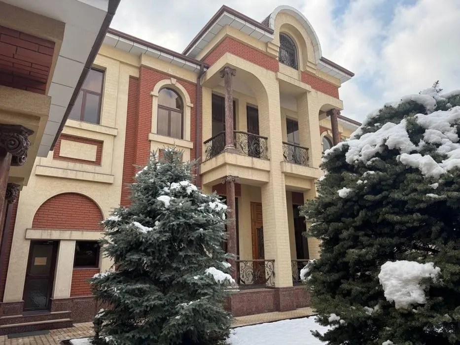 Сдаётся 6-комнатный дом, 6.5 сот., 700 м² — Яккасарайский район