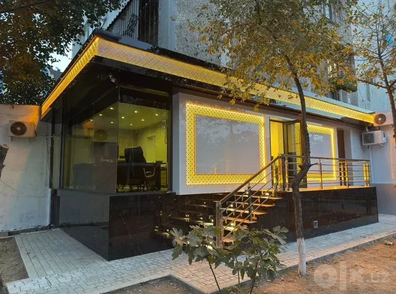 Продаётся коммерческое помещение, 60 м², 1/9 этаж — Алмазарский район
