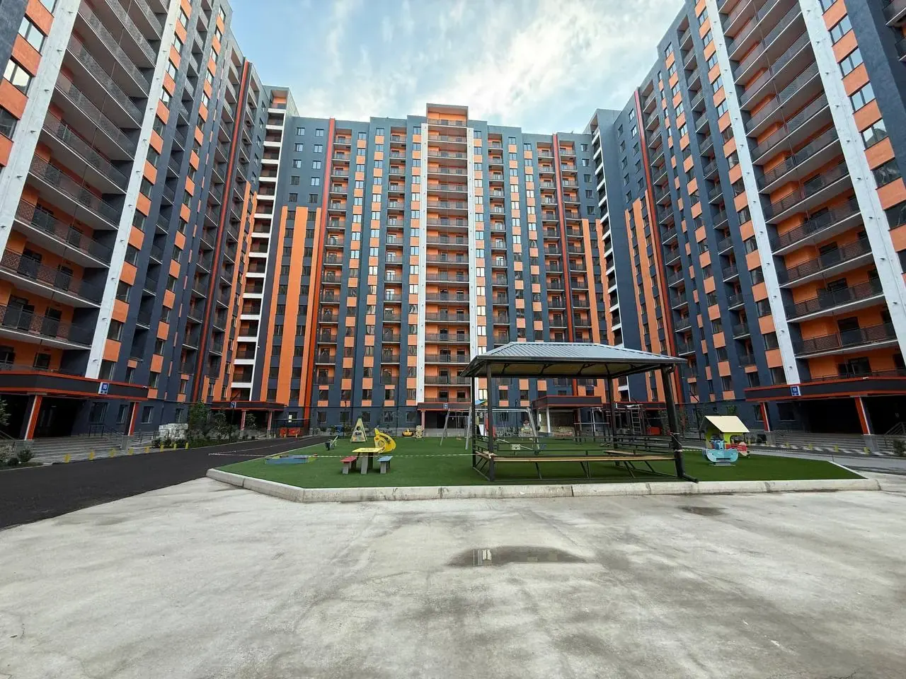 Sotiladi 2 xonali kvartira, 56 m², 11/16 qavat — Sergeli tumani