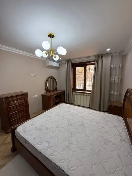 Сдаётся 6-комнатная квартира, 150 м², 1/4 этаж — Мирабадский район