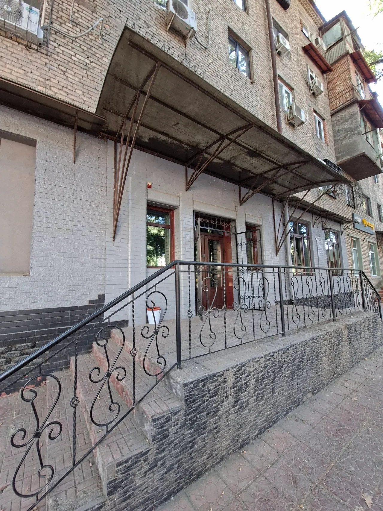 Сдаётся коммерческое помещение, 160 м², 1/4 этаж — Мирзо-Улугбекский район