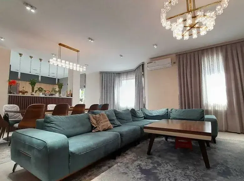Sotiladi 6 xonali kvartira, 302 m², 8/9 qavat — Yakkasaroy tumani