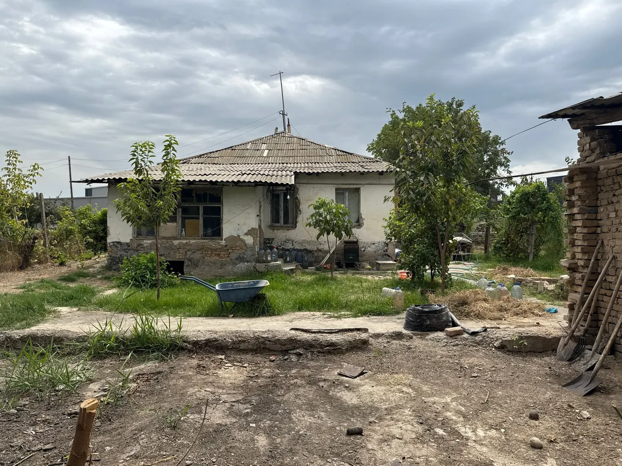 Sotiladi 1 xonali kvartira, 1/1 qavat — Yangiyoʻl tumani