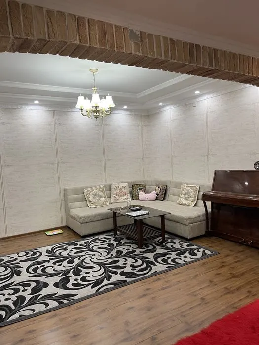 Сдаётся 2-комнатная квартира, 56 м², 1/9 этаж — Яккасарайский район