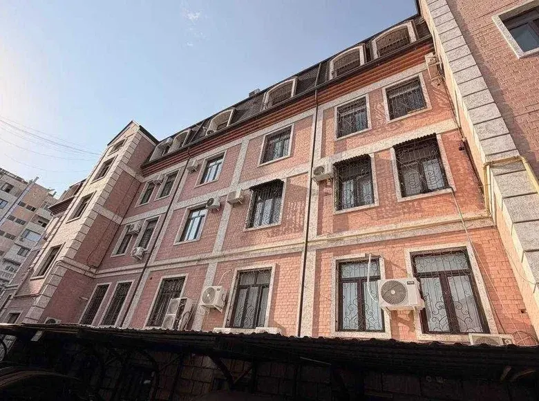 Sotiladi 3 xonali kvartira, 130 m², 3/4 qavat — Yunusobod tumani