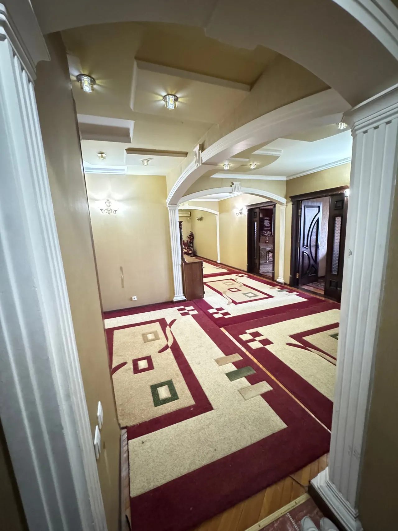 Sotiladi 5 xonali kvartira, 202 m², 6/9 qavat — Olmazor tumani