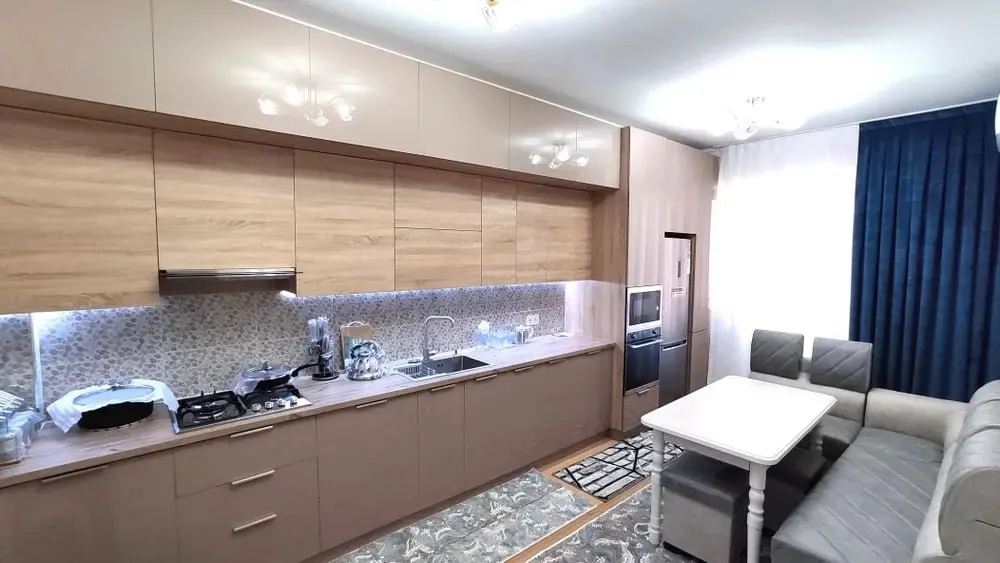 Сдаётся 4-комнатная квартира, 130 м², 4/10 этаж — Мирабадский район