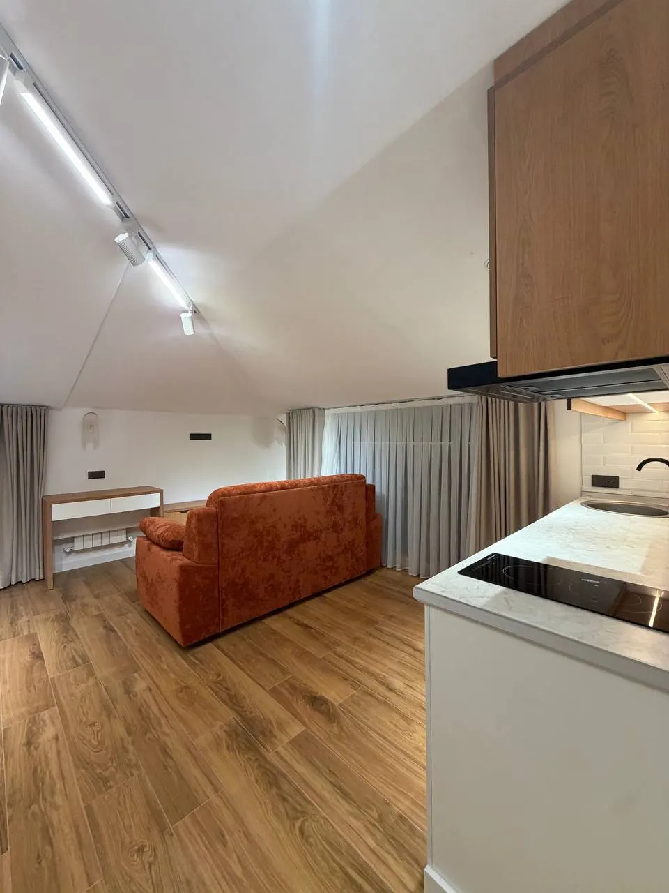 Продаётся 1-комнатная квартира, 70 м², 9/9 этаж — Мирзо-Улугбекский район