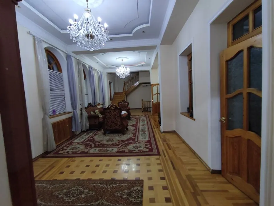 Ijaraga beriladi 6 xonali hovli uy, 3 sotix, 2 qavatli — Mirobod tumani
