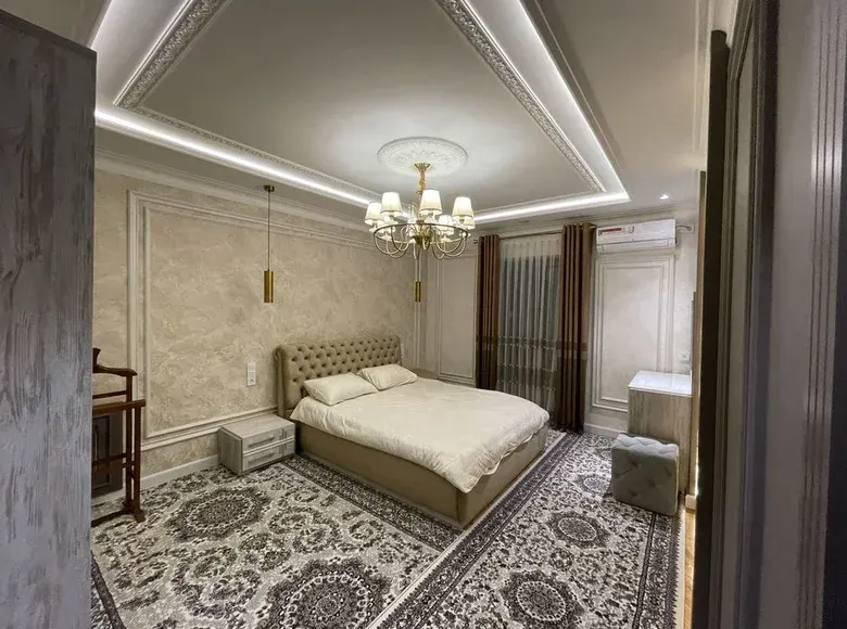Sotiladi 4 xonali kvartira, 120 m², 3/12 qavat — Mirobod tumani