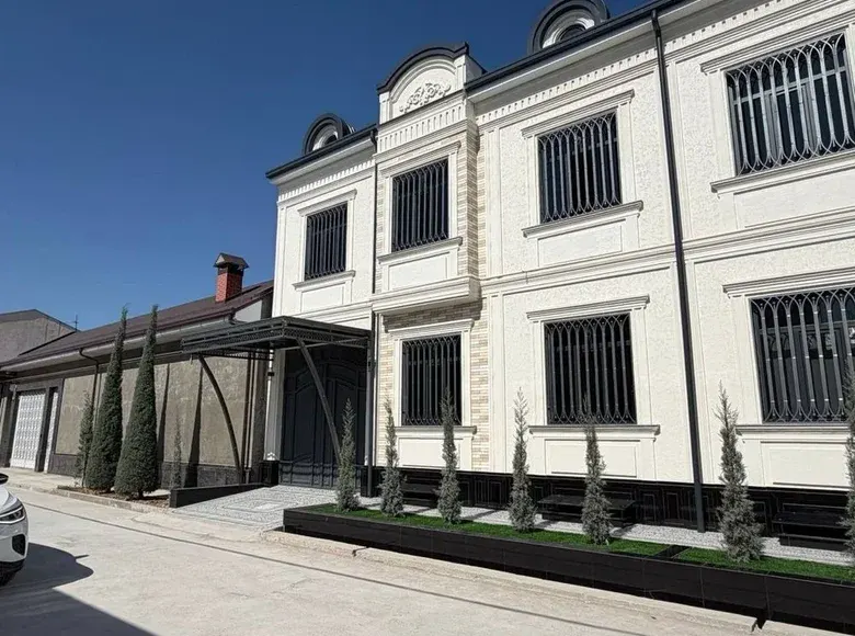 Сотилади 7 хонали ҳовли уй, 3 сотих, 350 м² — Юнусобод тумани