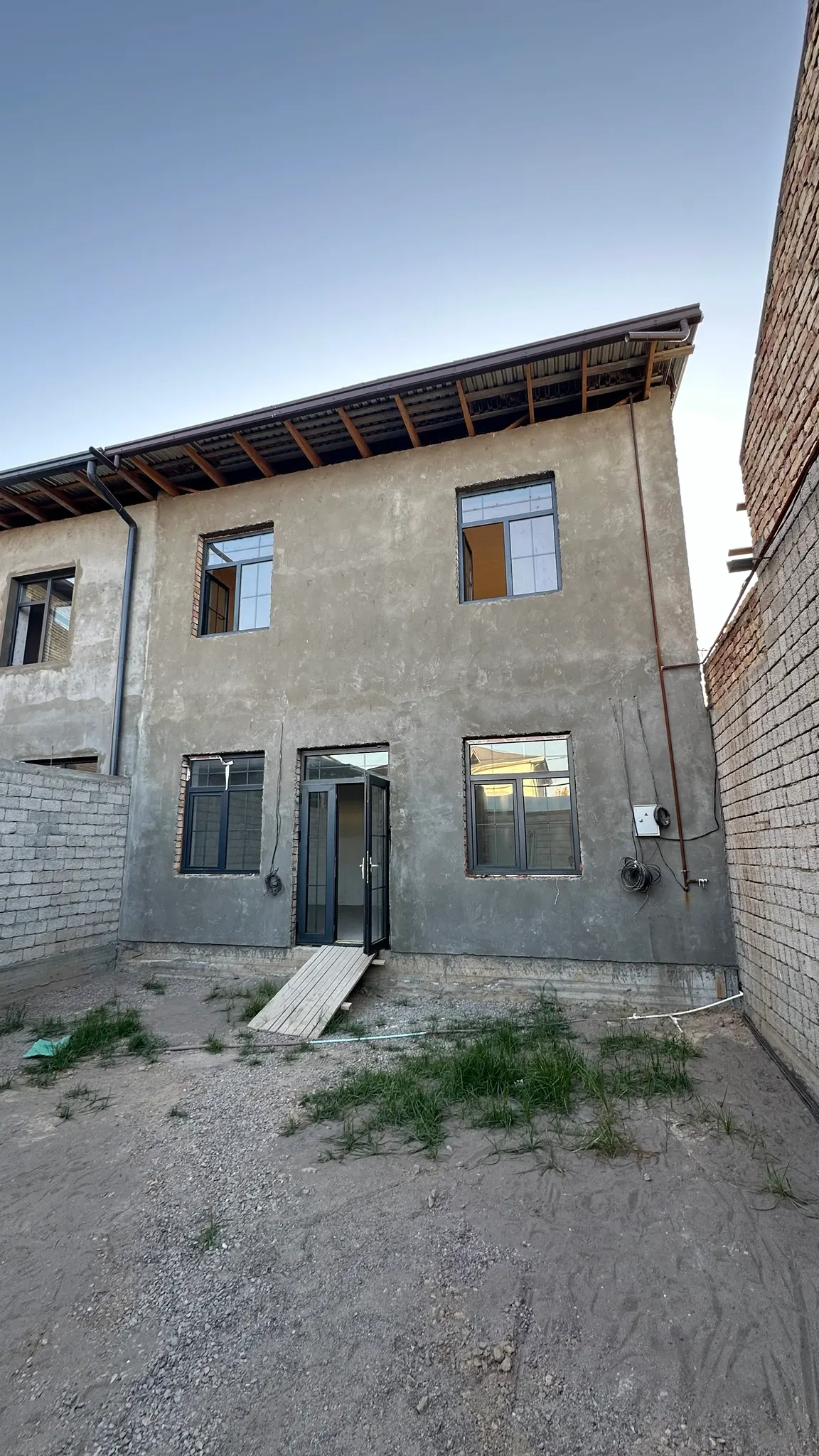Продаётся 6-комнатный дом, 2 сот., 2 этажа — Юнусабадский район