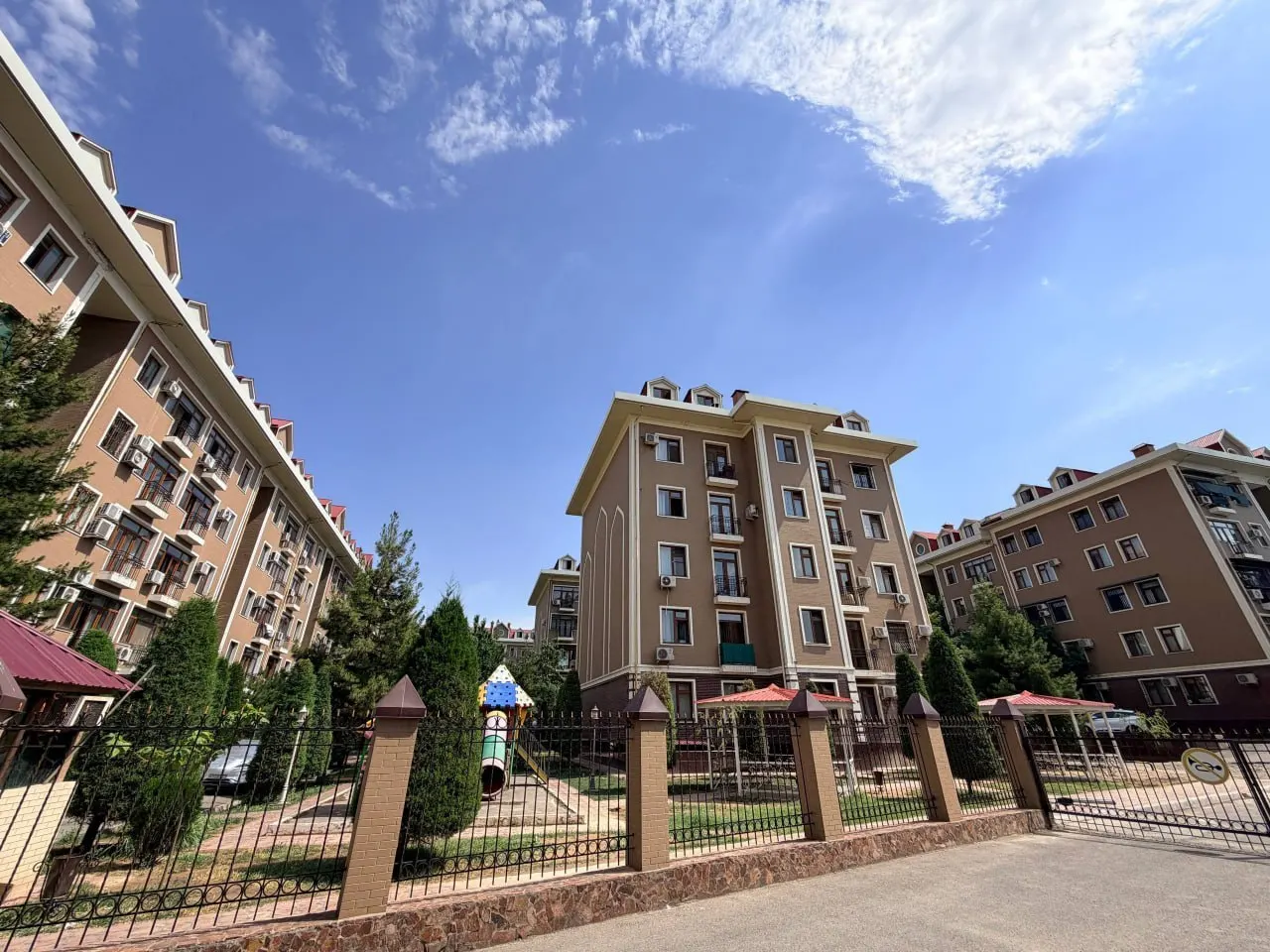 Продаётся 4-комнатная квартира, 110 м², 3/6 этаж — Юнусабадский район
