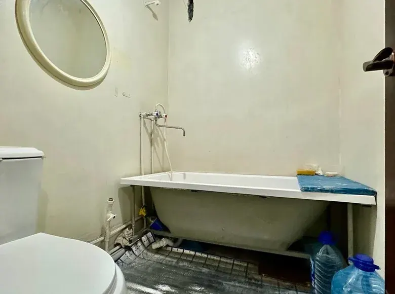 Продаётся 1-комнатная квартира, 33 м², 4/4 этаж — Фергана