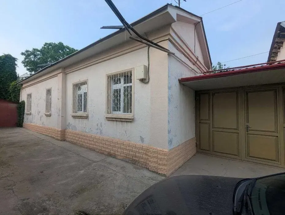Sotiladi 5 xonali hovli uy, 7 sotix, 75 m² — Mirzo Ulugʻbek tumani