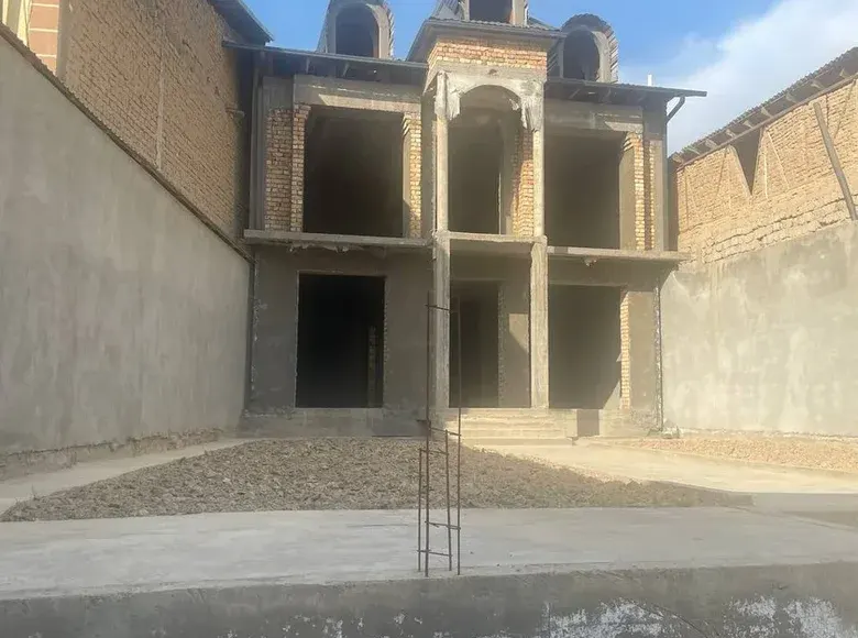 Сотилади 6 хонали ҳовли уй, 300 м² — Мирзо Улуғбек тумани