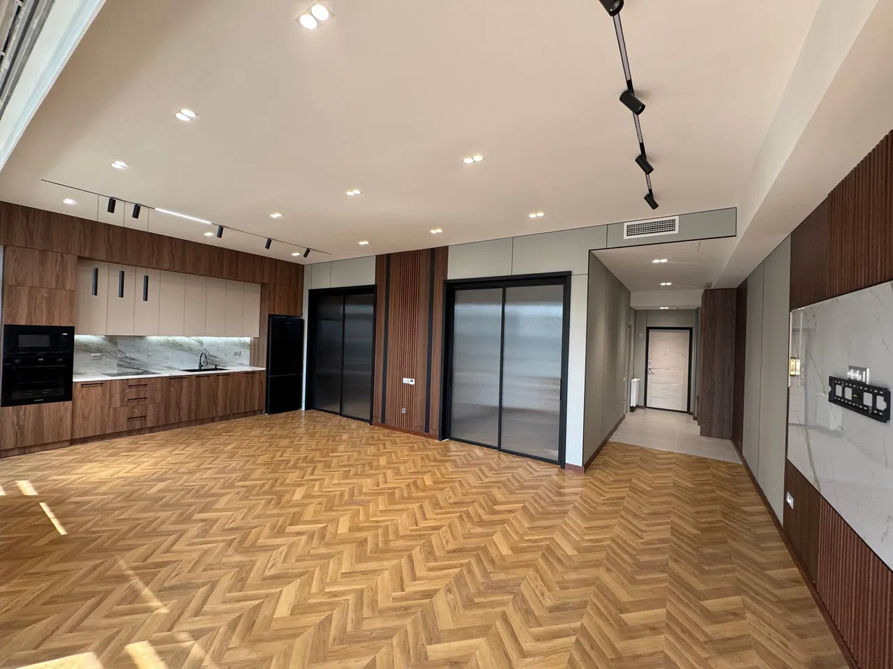 Ижарага берилади тижорат биноси, 98 м² — Яккасарой тумани