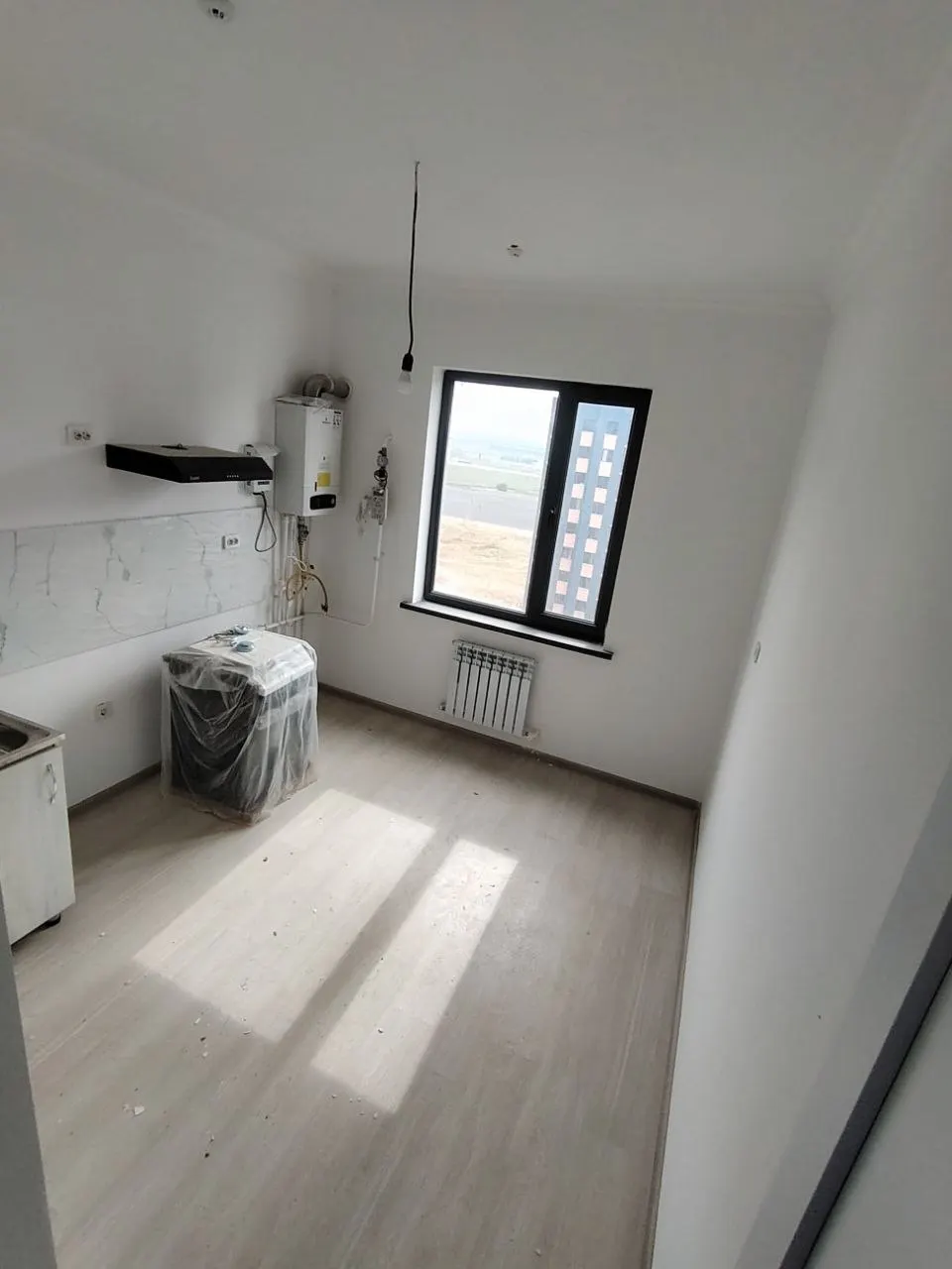 Sotiladi 1 xonali kvartira, 38 m², 10/16 qavat — Yangihayot tumani