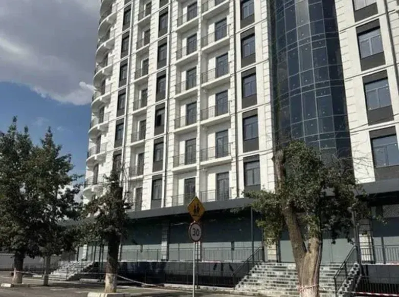 Продаётся 1-комнатная квартира, 53 м², 2/10 этаж — Яшнабадский район
