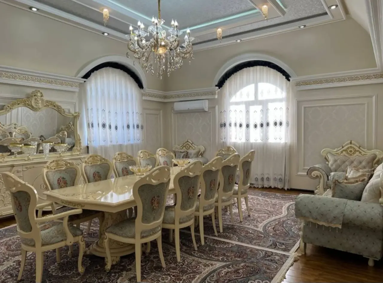 Sotiladi 5 xonali kvartira, 200 m², 4/5 qavat — Shayxontohur tumani