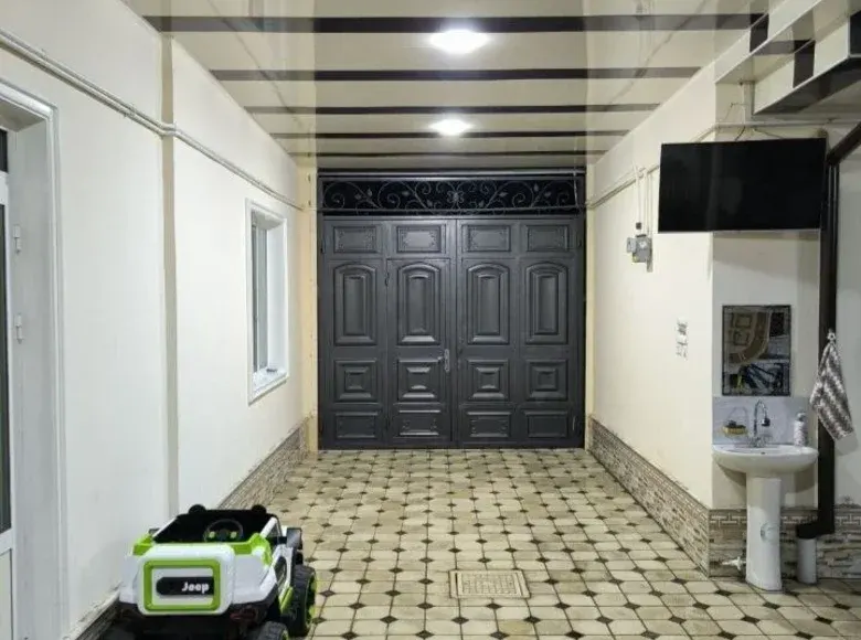 Sotiladi 4 xonali hovli uy, 2.5 sotix, 250 m² — Yashnobod tumani