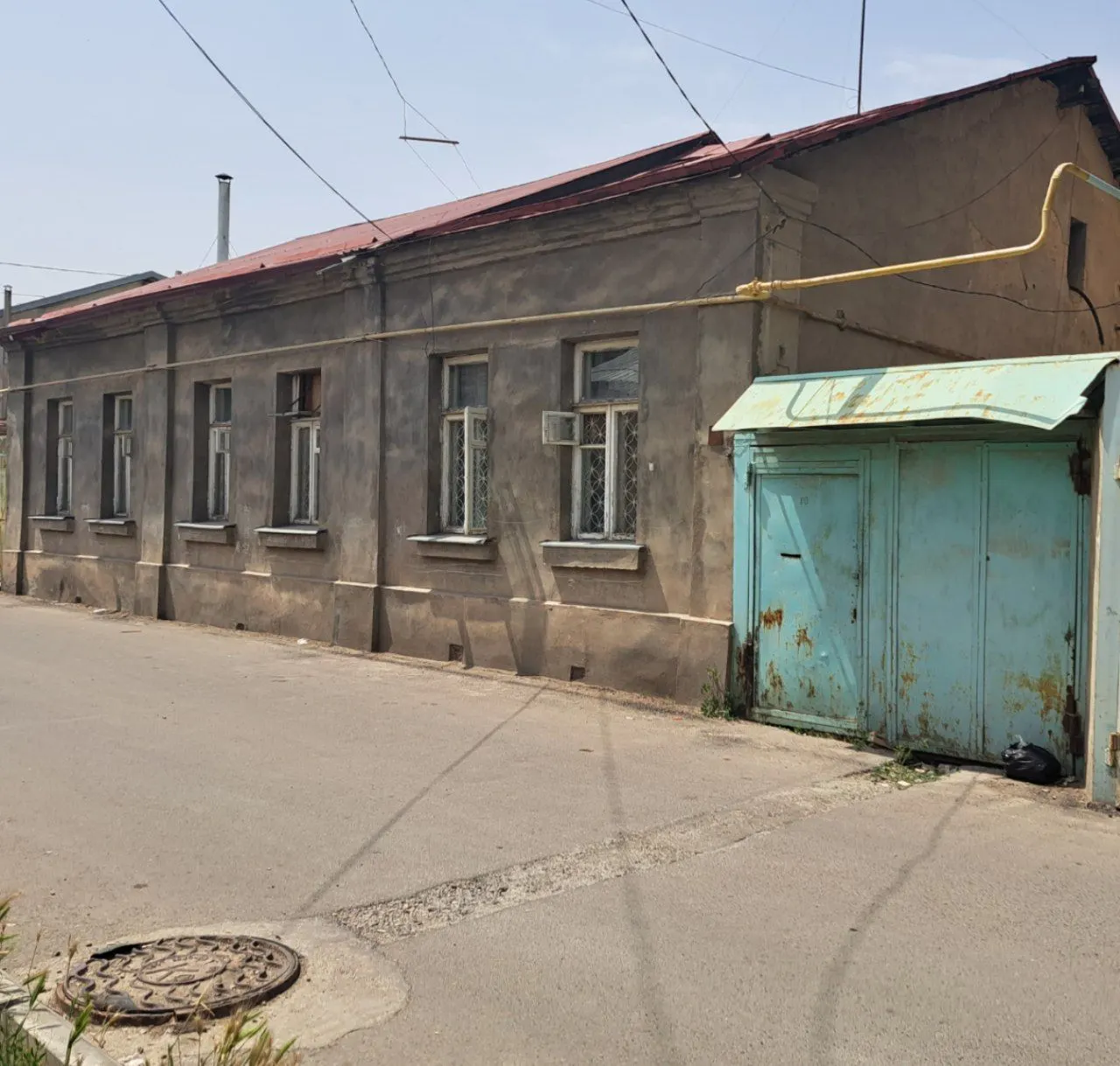 Сотилади 3 хонали ҳовли уй, 3.3 сотих, 117 м² — Миробод тумани