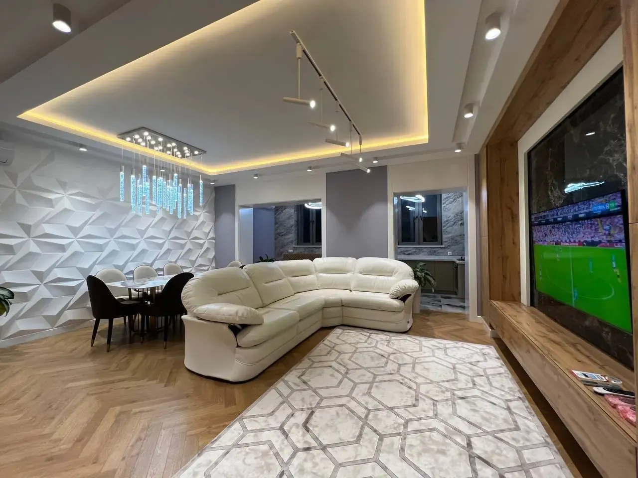 Сотилади 4 хонали квартира, 140 м², 2/4 қават — Мирзо Улуғбек тумани