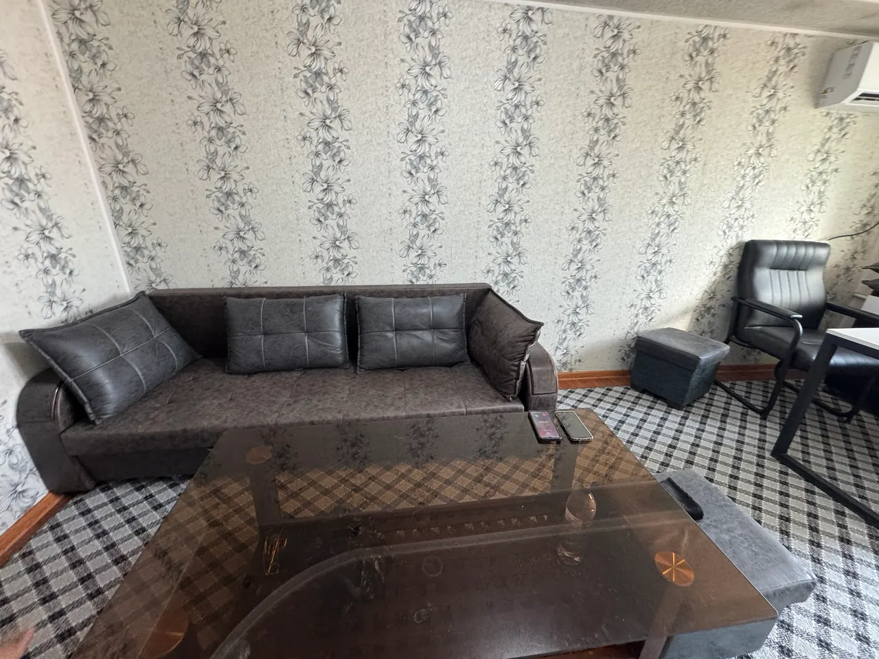 Sotiladi 1 xonali kvartira, 30 m², 1/3 qavat — Fargʻona shahri