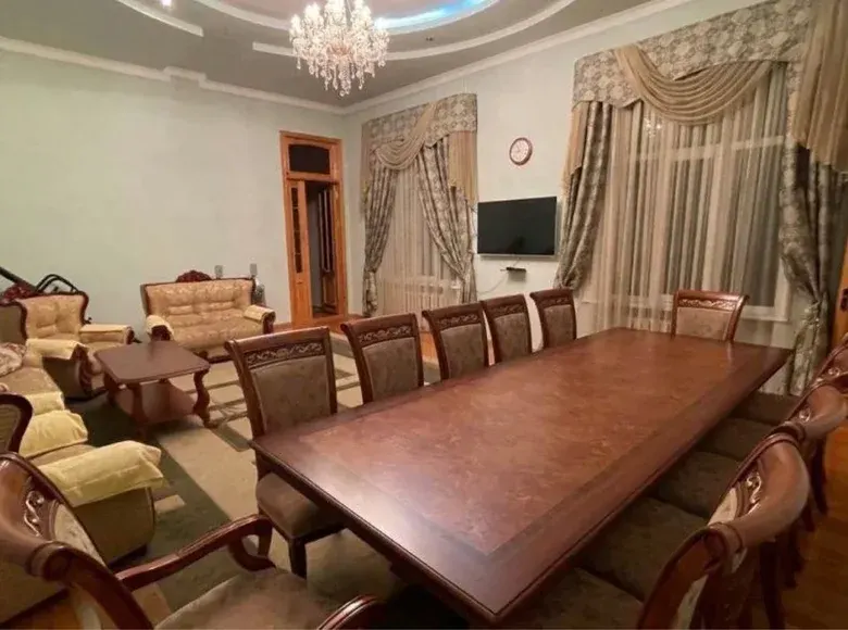Сотилади 6 хонали ҳовли уй, 200 м² — Чилонзор тумани
