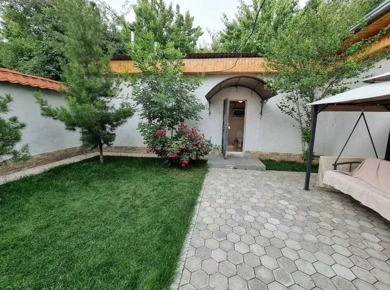 Ijaraga beriladi 5 xonali hovli uy, 200 m² — Yakkasaroy tumani