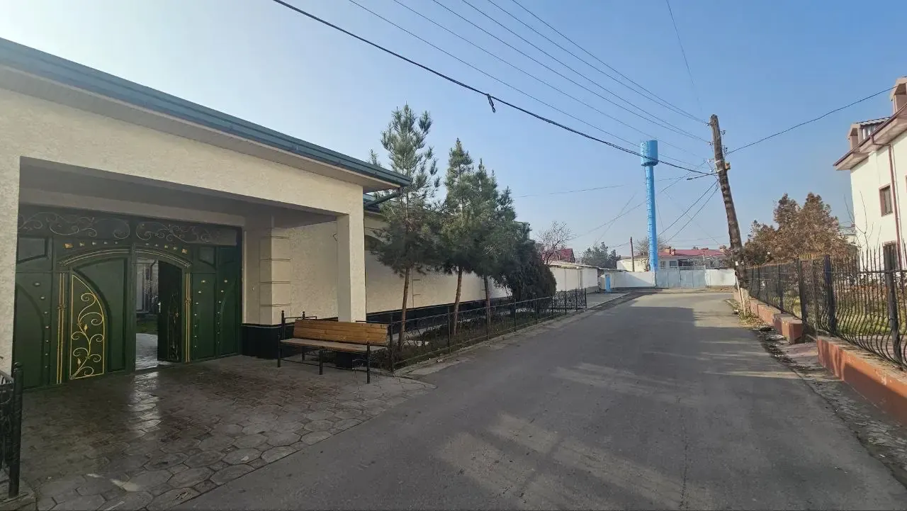 Sotiladi 7 xonali hovli uy, 6 sotix — Bektemir tumani