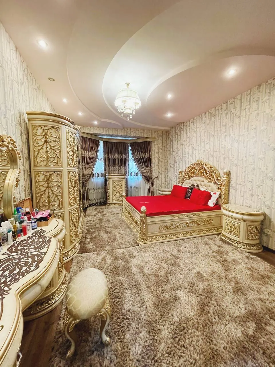 Продаётся 4-комнатная квартира, 180 м², 2/9 этаж — Яккасарайский район