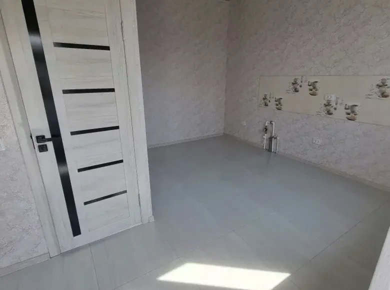 Sotiladi 2 xonali kvartira, 42 m², 1/1 qavat — Sergeli tumani