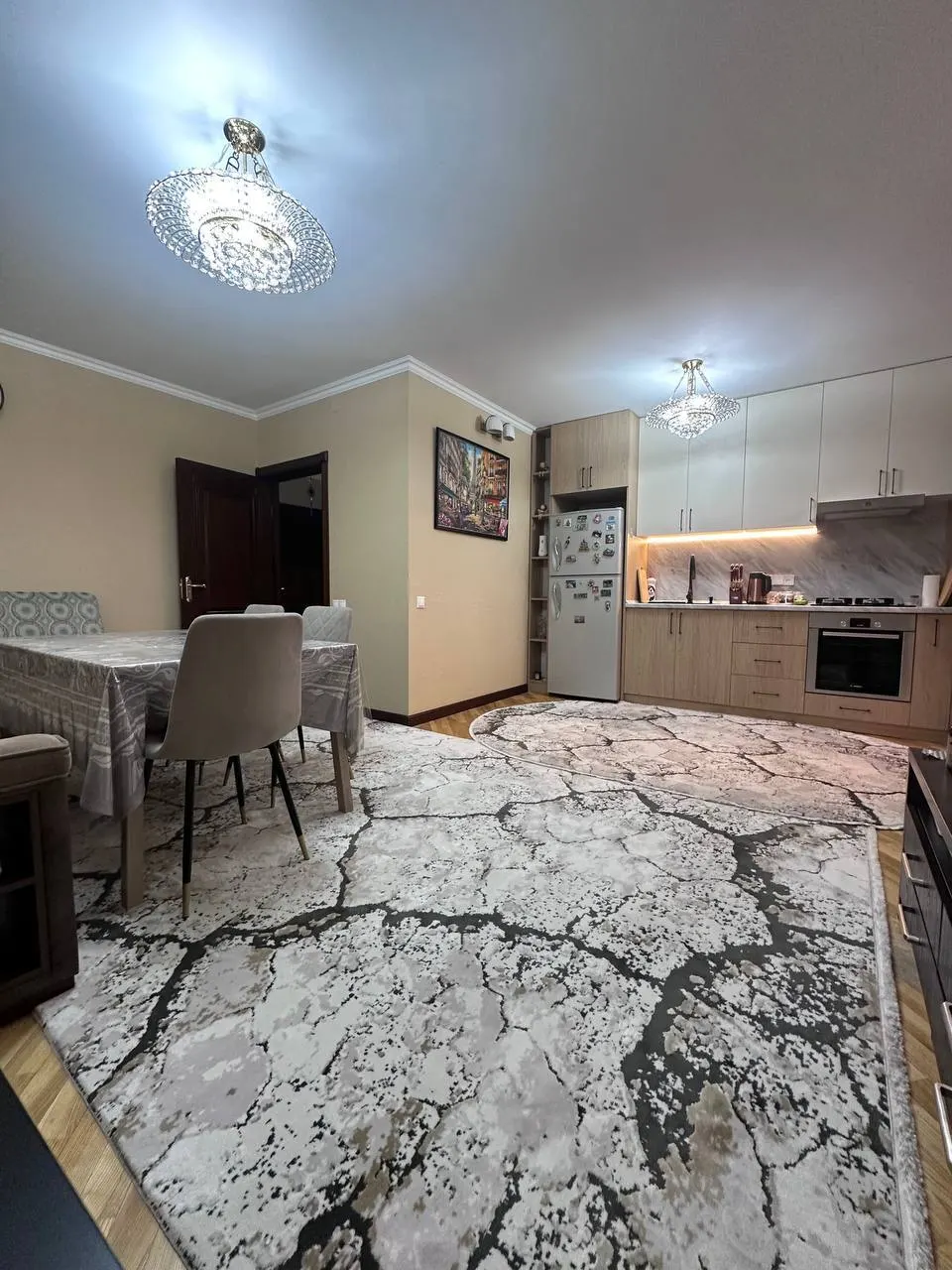 Продаётся 4-комнатная квартира, 80 м², 3/4 этаж — Мирабадский район