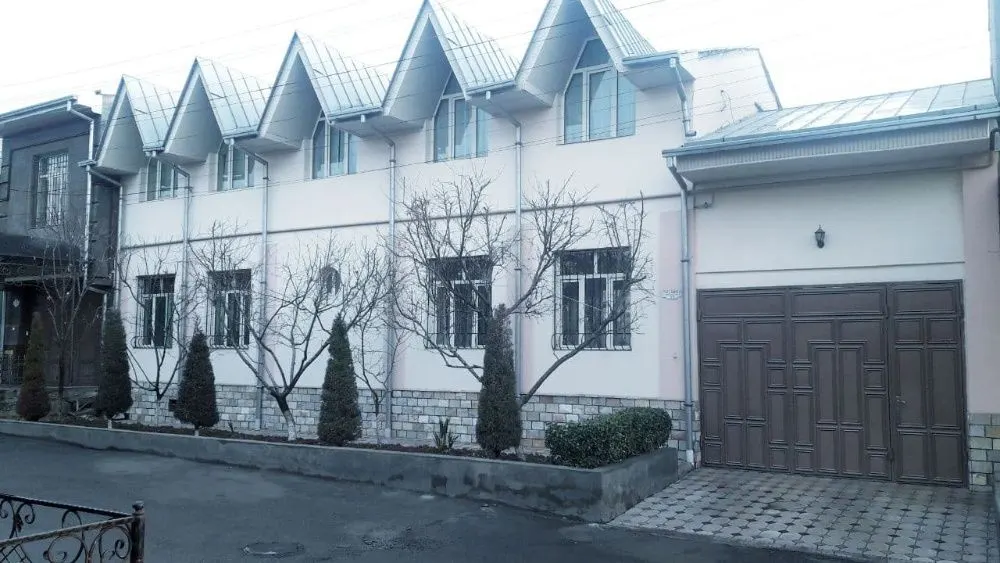 Ижарага берилади 6 хонали ҳовли уй, 6 сотих, 280 м², 2 қаватли — Юнусобод тумани