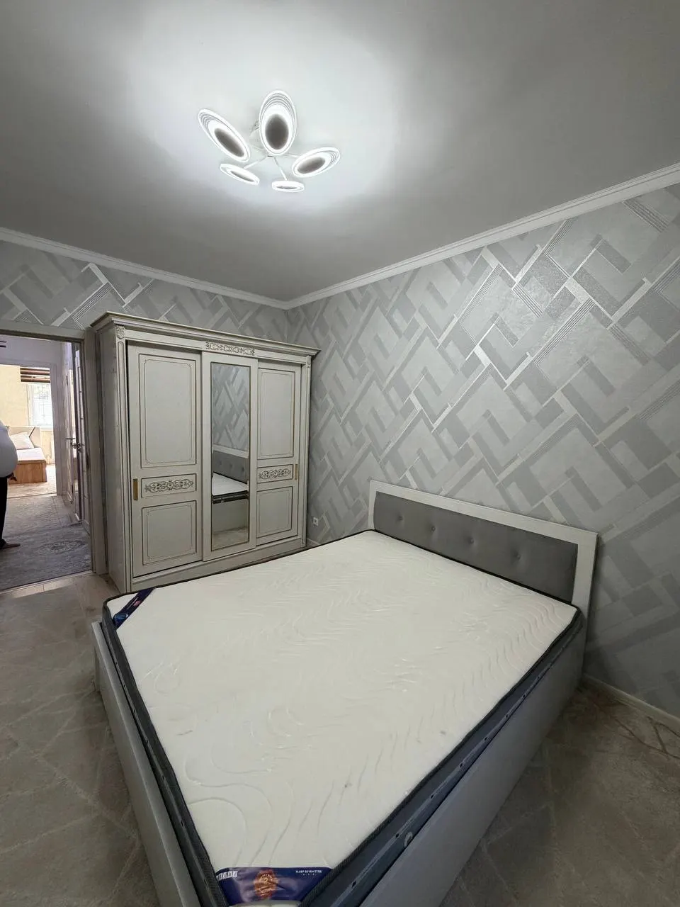 Ижарага берилади 3 хонали квартира, 80 м², 1/7 қават — Сергели тумани