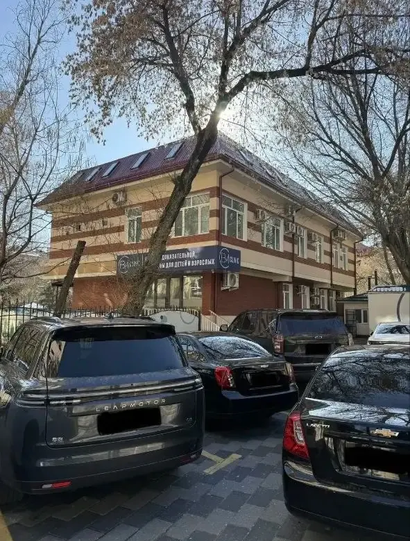 Продаётся коммерческое помещение, 861 м², 2 сот., 1/2 этаж — Яккасарайский район