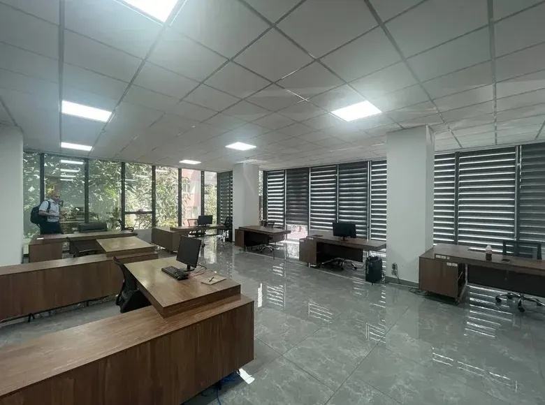Ижарага берилади тижорат биноси, 245 м², 3/8 қават — Мирзо Улуғбек тумани