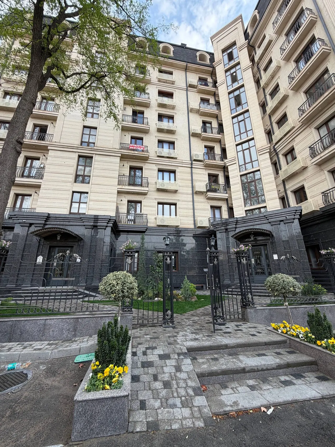 Sotiladi 3 xonali kvartira, 106 m², 4/9 qavat — Mirzo Ulugʻbek tumani