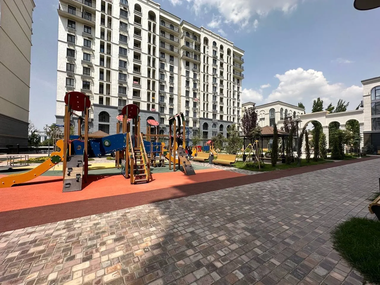 Сотилади 4 хонали квартира, 118 м², 2/12 қават — Мирзо Улуғбек тумани