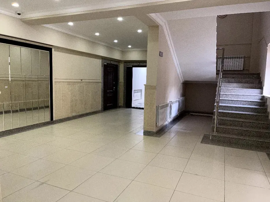 Ижарага берилади 2 хонали квартира, 76 м², 1/7 қават — Мирзо Улуғбек тумани
