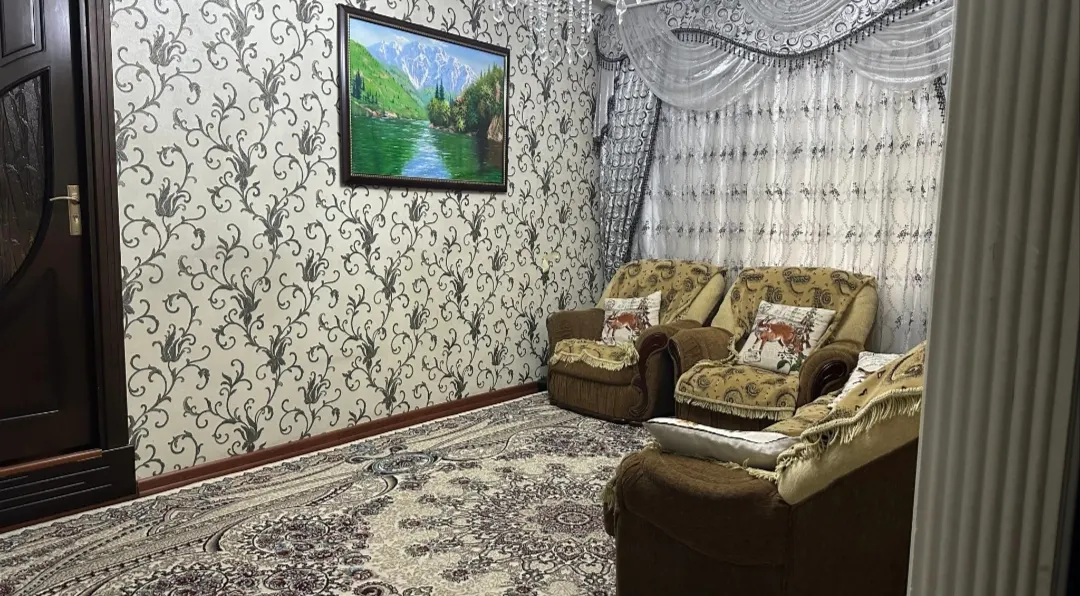 Sotiladi 2 xonali kvartira, 50 m², 3/5 qavat — Yakkasaroy tumani
