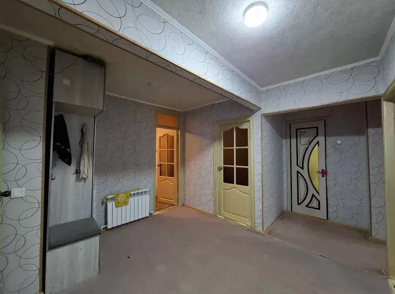 Продаётся 4-комнатная квартира, 115 м², 4/4 этаж — Фергана