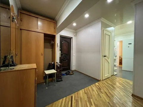 Сдаётся 3-комнатная квартира, 82 м², 3/9 этаж — Мирабадский район