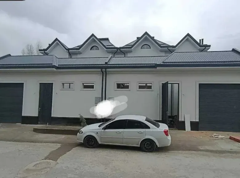 Сотилади 6 хонали ҳовли уй, 7.8 сотих, 300 м² — Сергели тумани