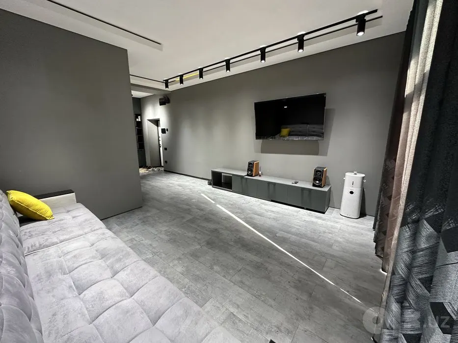 Продаётся 3-комнатная квартира, 115 м², 9/10 этаж — Яккасарайский район