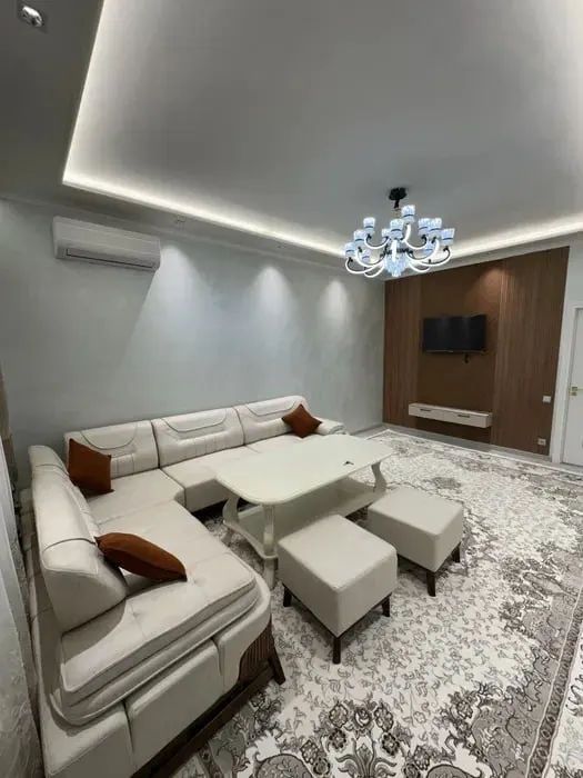 Сдаётся 2-комнатная квартира, 67 м², 1/4 этаж — Яшнабадский район