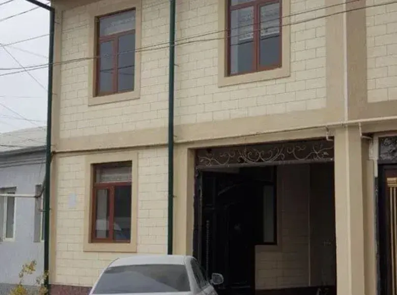 Sotiladi 5 xonali hovli uy, 200 m² — Mirobod tumani