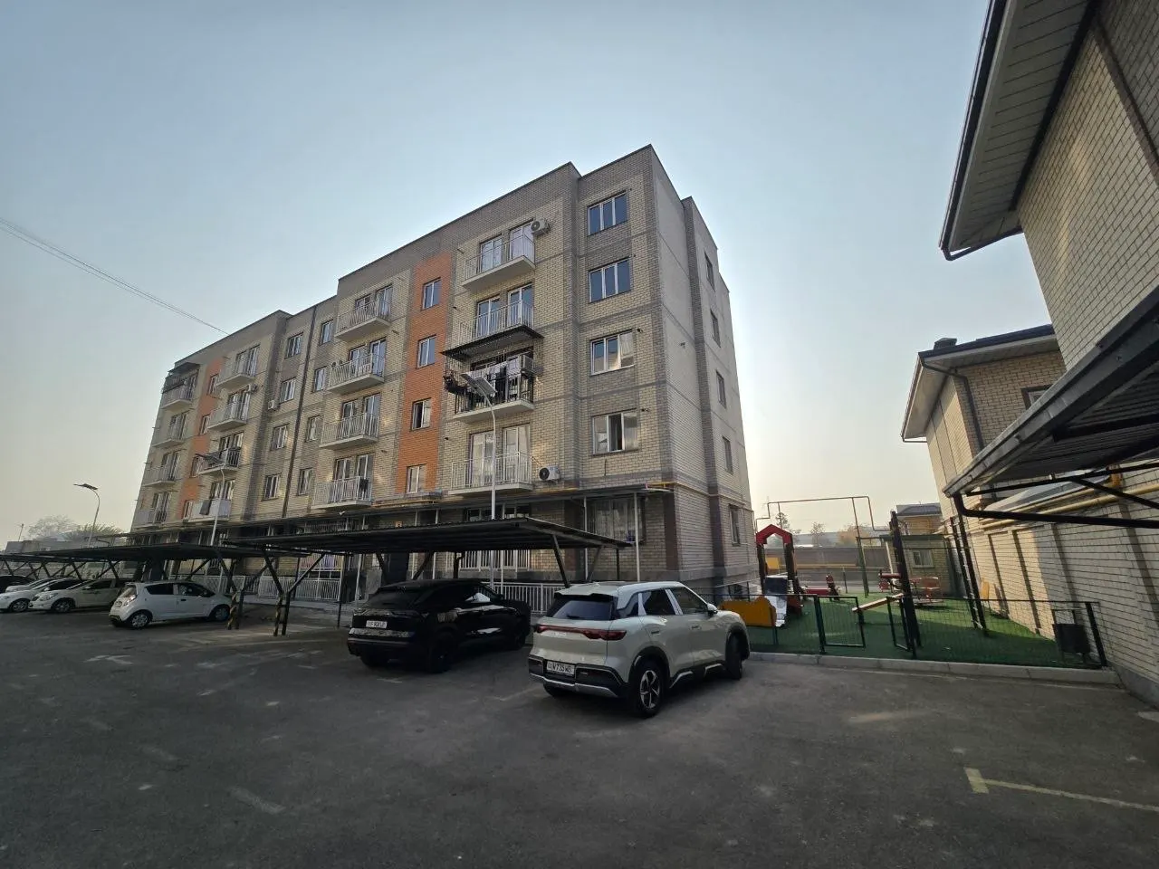 Сотилади 3 хонали квартира, 57 м², 1/5 қават — Миробод тумани